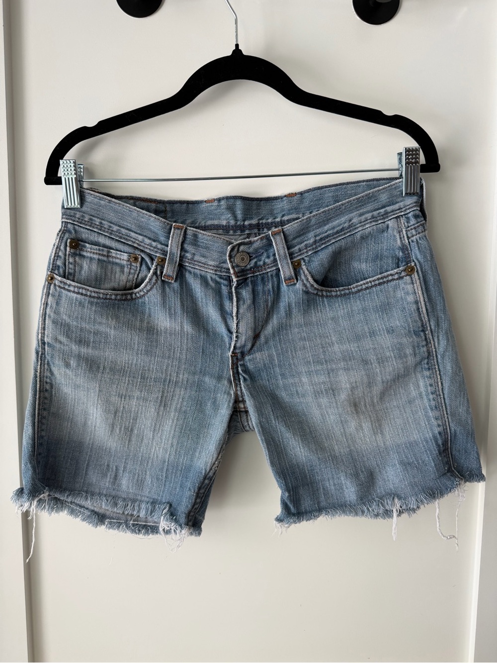 Levi’s Women’s Light Blue Cutoff Jean Shorts Size 4M/27W